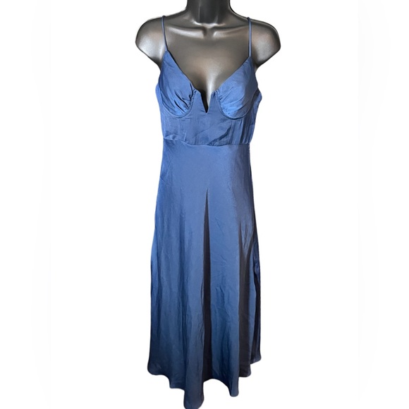 Hello Molly Dresses & Skirts - Hello Molly Navy silk midi dress